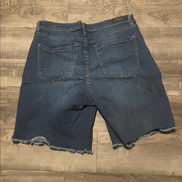 Nicole Miller High Rise Denim Shorts - Picture 2 of 4